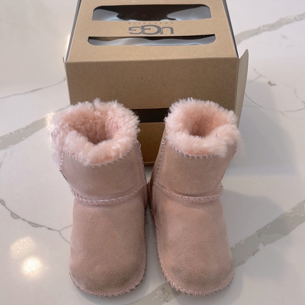 Baby girl infant Uggs in pink